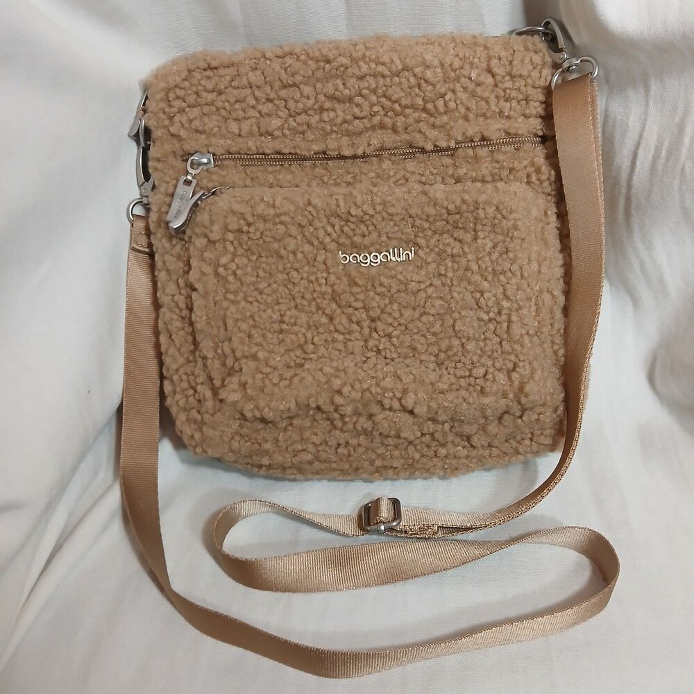 Baggallini Modern Pocket Crossbody Bag Taupe Faux Shearling/Sherpa Purse